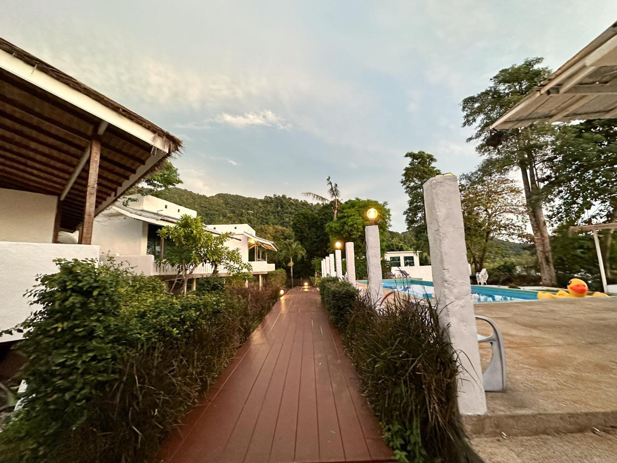 ホテル Capital O 75411 Navagio​ Boutique​ Koh​ Chang​ トラート エクステリア 写真